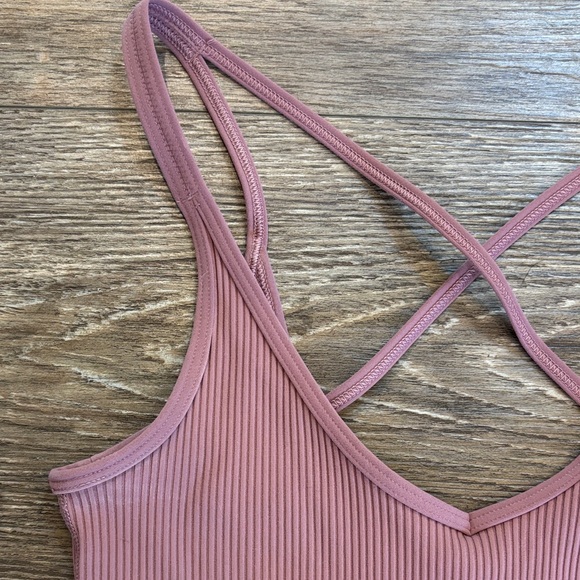 Vuori Ribbed Crop Tank Top Pink Mauve Marsala Women's Size Small Yoga Gym Workou - Picture 5 of 8